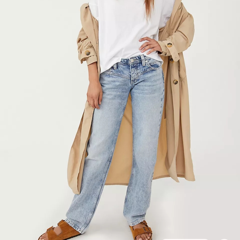 Classic Light Blue Women's Jeans